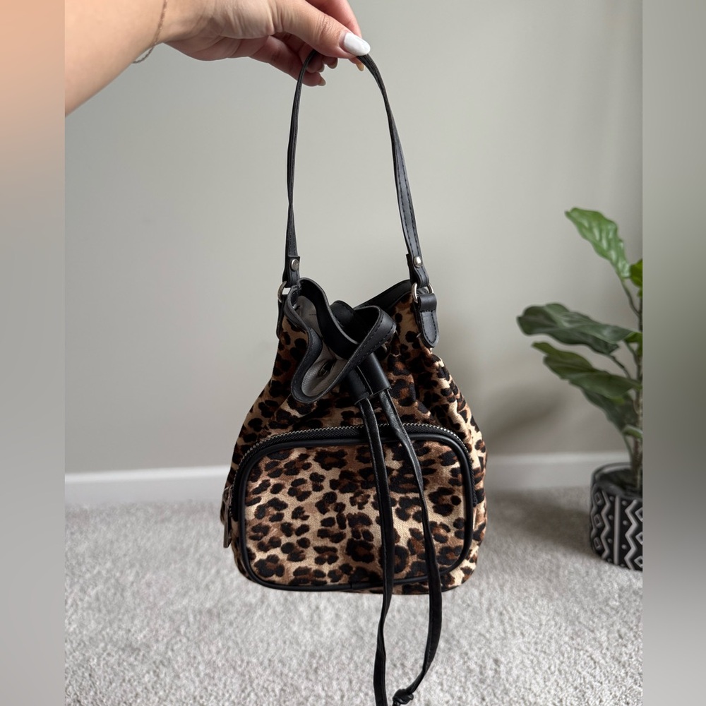 Leopard Pouch Bag - Picture 4 of 5